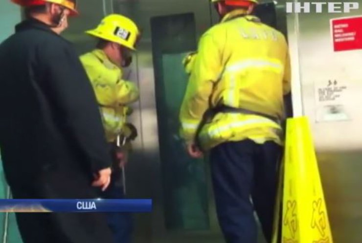 Дональд Трамп застрял в лифте с охранниками