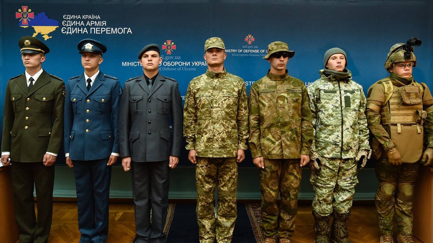В Україні затвердили нові погони та уніформу для військових