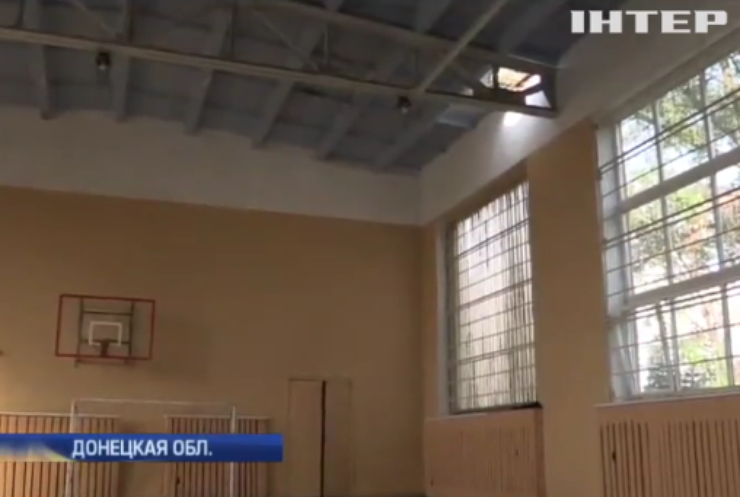 В Красногоровке противник разбомбил спортзал (видео)