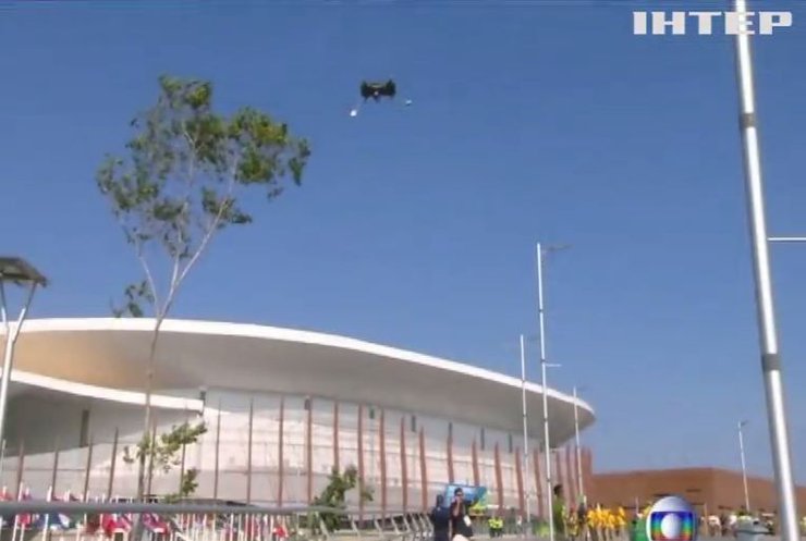 В Бразилии камера упала на головы посетителей Олимпийского парка