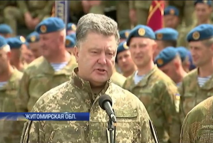 Военную технику для парада из Донбасса не заберут