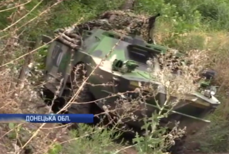 На Донбасі військові залишаються без нових танків та гаубиць