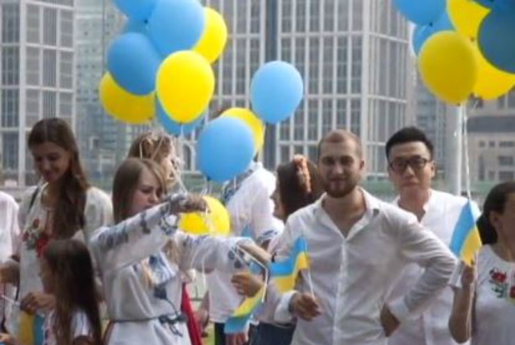 День Незалежності у Шанхаї відзначили кульками