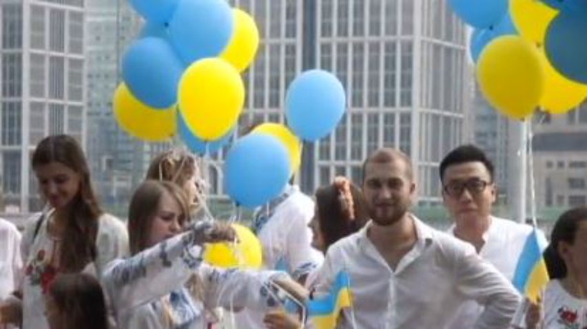 День Незалежності у Шанхаї відзначили кульками