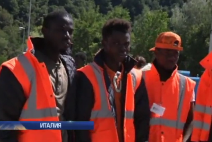 Землетрясение в Италии: мигранты помогают разбирать завалы