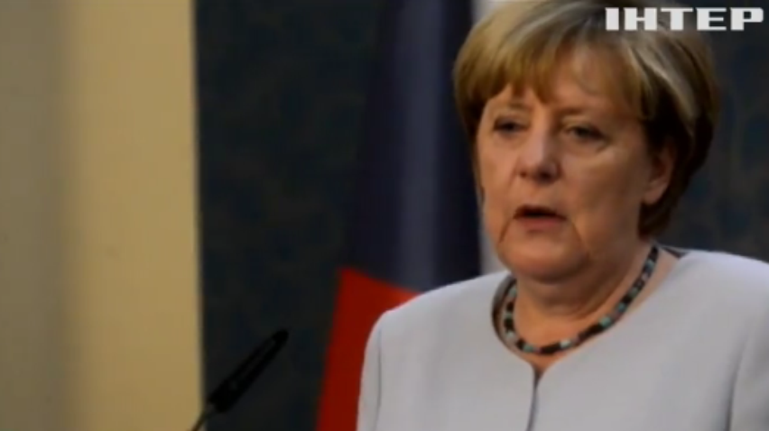 Меркель обсуждает с Вышеградской четверкой миграционную политику