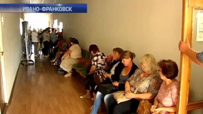 На Прикарпатье не хватает денег на зарплаты медиков
