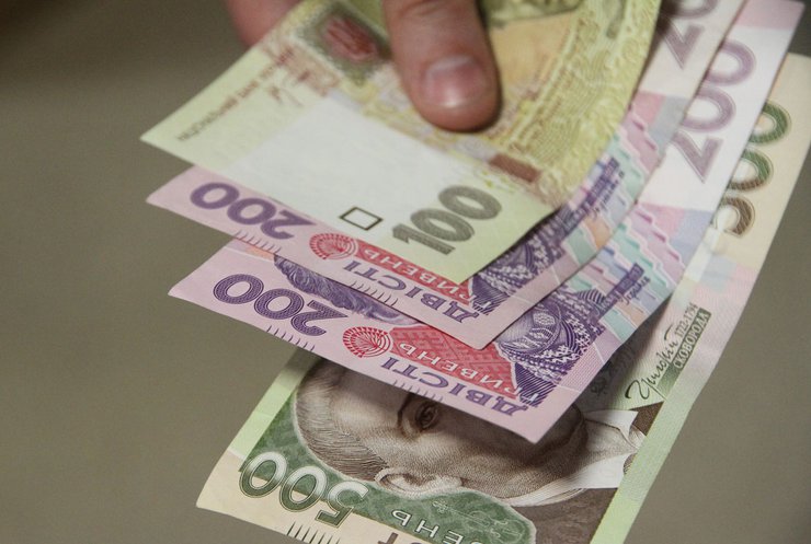 Курс гривні обвалився у день 20-річчя національної валюти