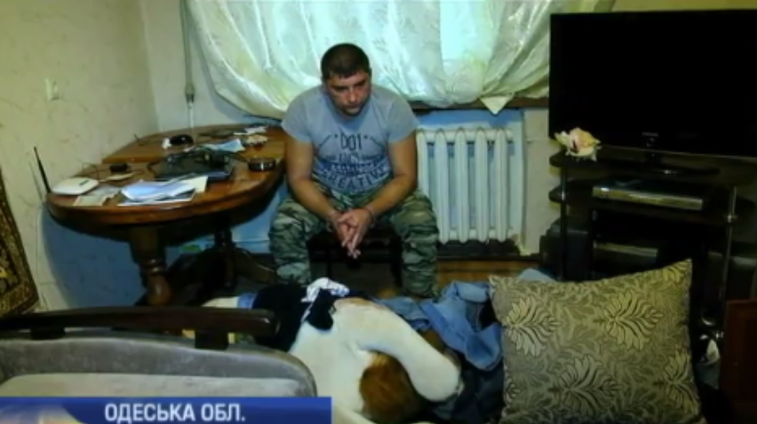 Бандити-поліцейські з Чорноморського залякували потерпілих