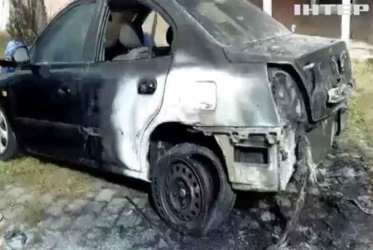 У Мукачево спалили автівку прикордонника