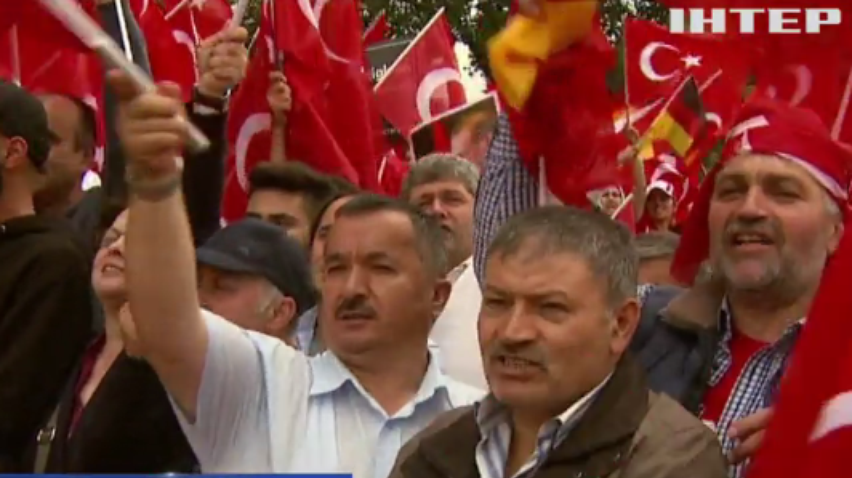 В Германии "охотятся" на сторонников оппозиции Турции