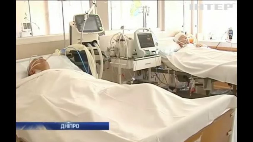 У лікарню Дніпра доправили трьох важкопоранених військових