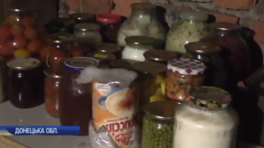 На Донбасі бійці влаштували кухню з "ресторанним меню"
