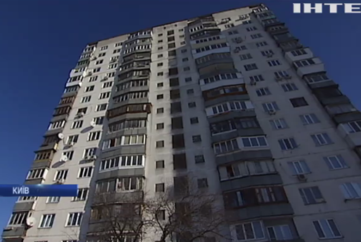 Багатоповерхівка Києва другий місяць залишається без ліфту