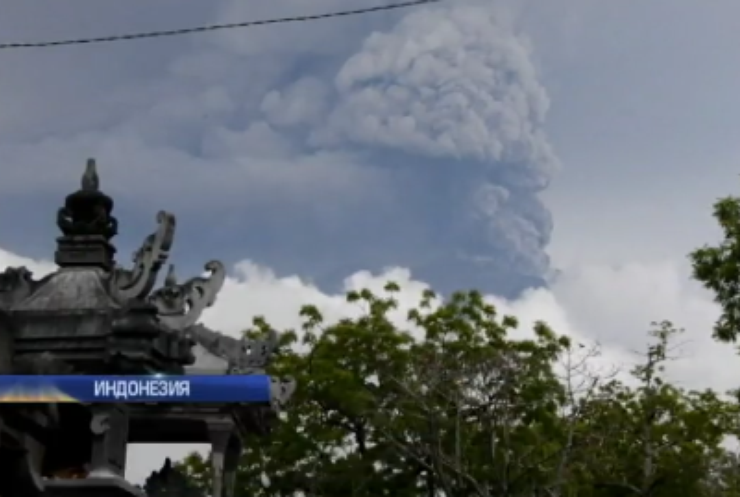 Извержение вулкана на Бали угрожает десяткам тысяч людей