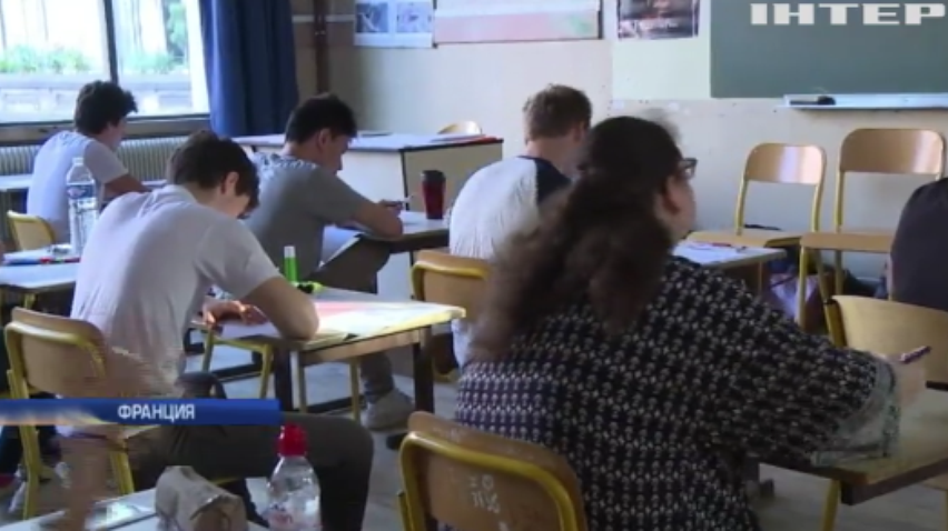 Школьников Франции оставят без телефонов