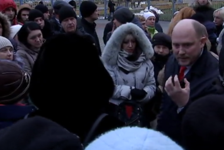В Киеве актеры театра вынуждены выбивать силой у чиновников долги по зарплате