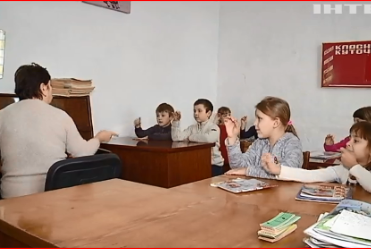 Покарання децентралізацією: на Черкащині дитячу музичну школу залишили без інструментів