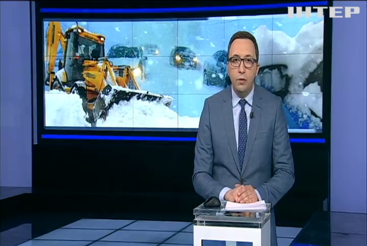На Вінниччині через снігові заметілі обмежили рух вантажівок