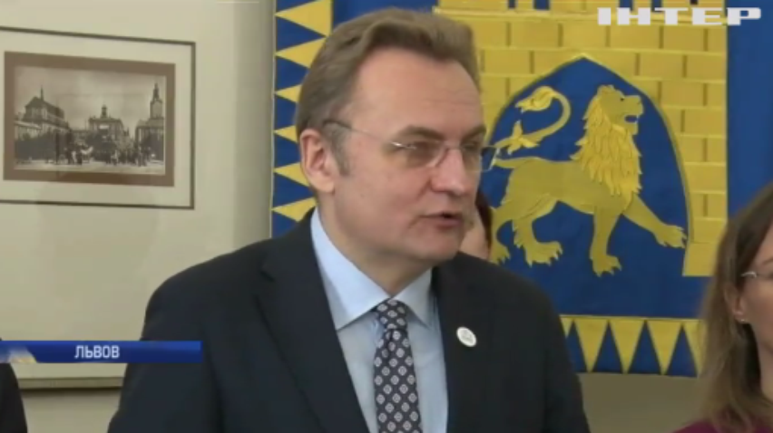 Мэр Львова обвинил власть в "мусорном коллапсе"