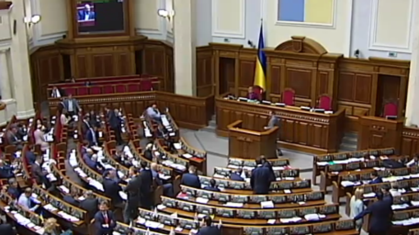 Рада одобрила закон о бесплатном питании детей-переселенцев