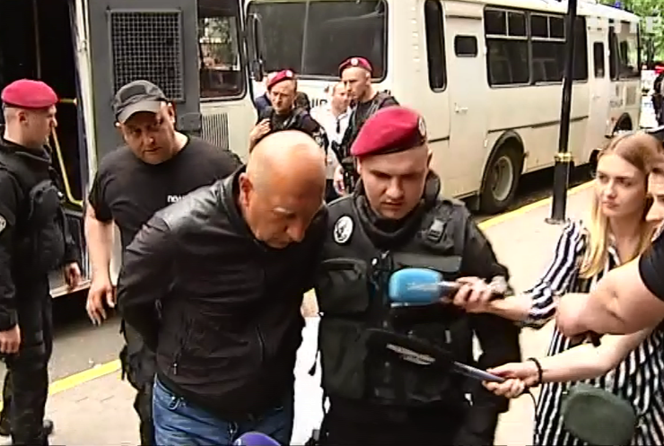Суд выпустил задержанных экс-чиновников под залог в 350 миллионов гривен
