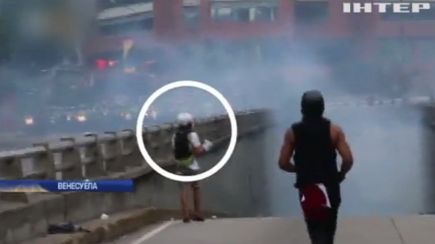 У Венесуелі під час протестів загинув підліток