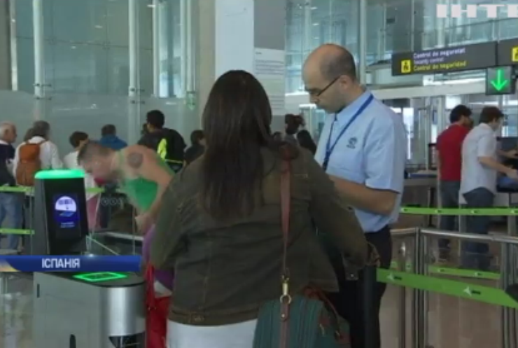 Персонал аеропорту Барселони оголосив безстроковий страйк