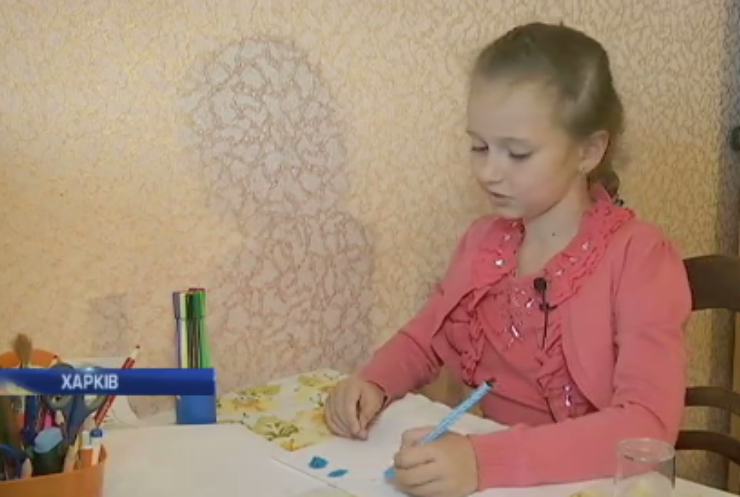 Семирічна Аня з Харкова потребує лікування пухлини (відео)