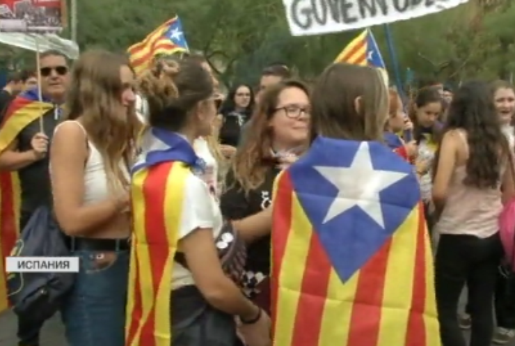 Референдум в Каталонии: в Барселоне заблокировали паром с испанскими военными