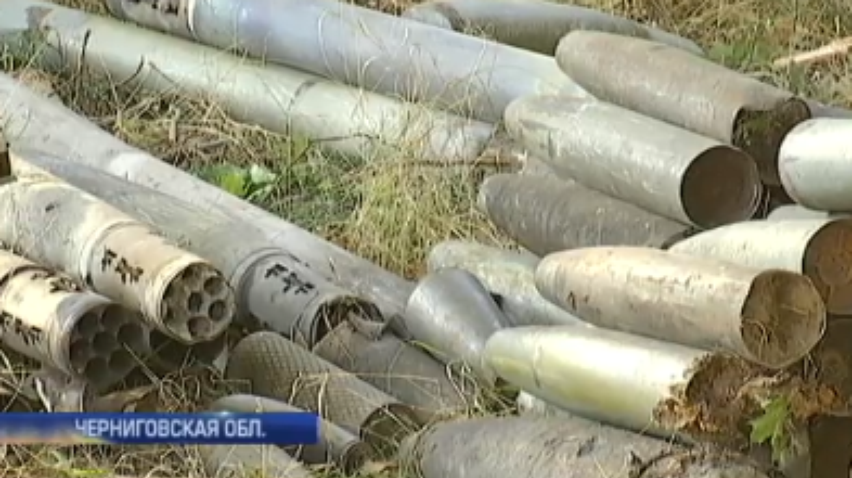 Взрывы на складах в Ичне: неразорвавшиеся снаряды находят во дворах домов