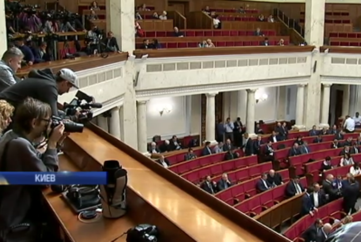 Верховная Рада приняла закон о языке: что ждать украинцам?
