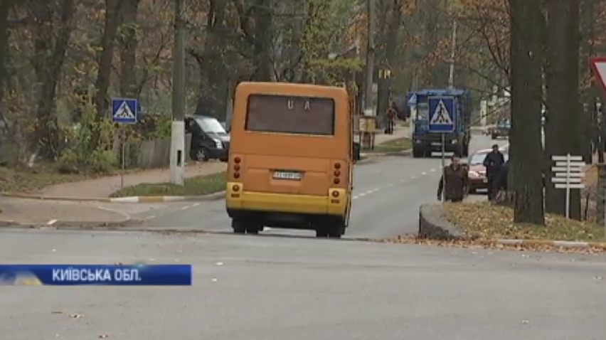 В Ірпені дівчинка випала з маршрутного таксі