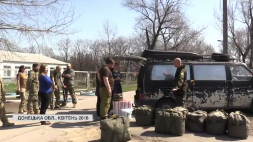 "Війна не закінчується": волонтери закликають українців допомагати фронту