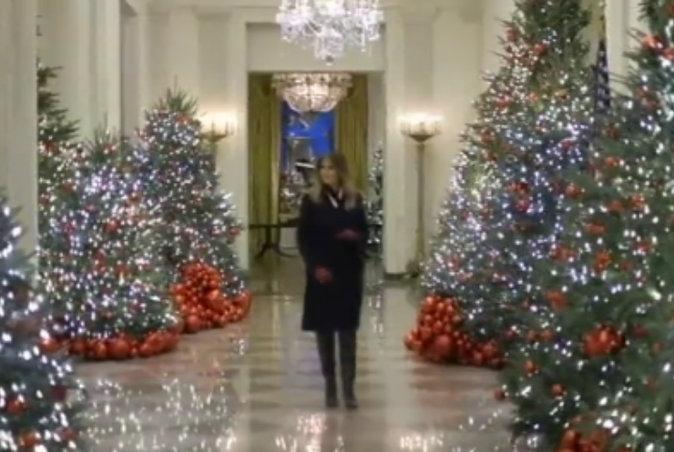 Меланія Трамп похвалилася різдвяними прикрасами Білого Дому