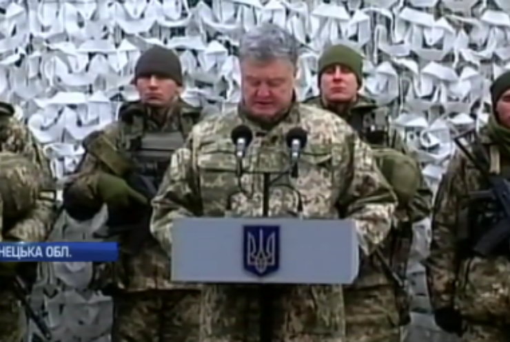 Петро Порошенко на зустрічі з бійцями підбив підсумки запровадження воєнного стану