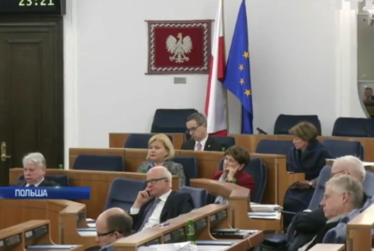 Сенат Польши обвинили в отрицании Холокоста
