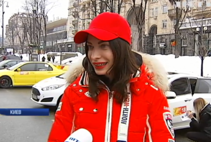 В Киеве прошло женское ралли (видео)