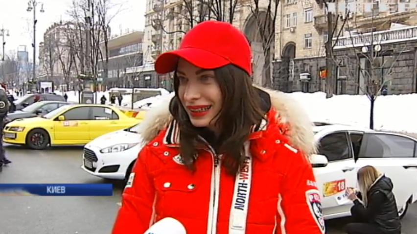 В Киеве прошло женское ралли (видео)