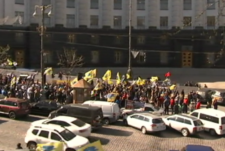 У Києві водії протестували проти підвищення цін на пальне