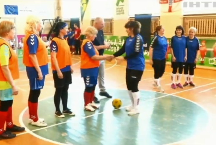У Литві провели футбольний турнір серед бабусь
