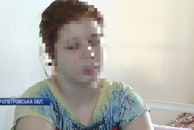 На Дніпропетровщині медсестра спалила дівчинці нутрощі (відео)