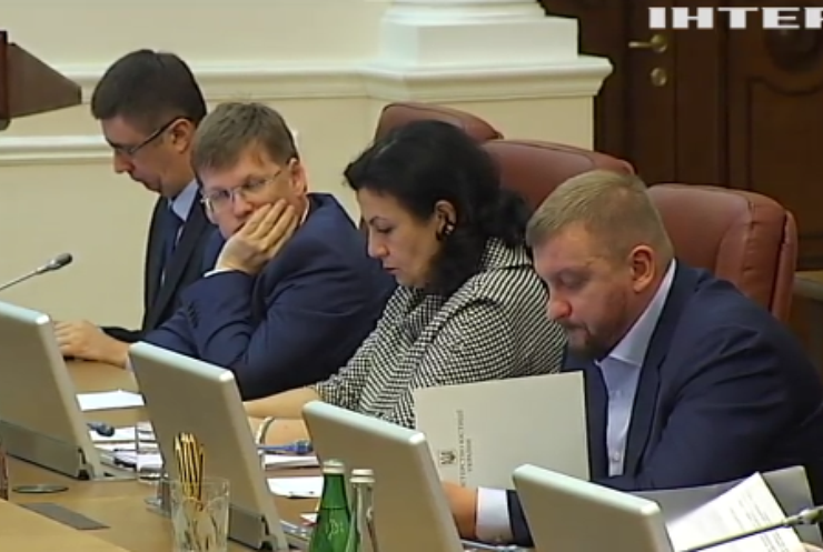 Кабмин: скандал с Линчевским, перспективы отставки министра финансов, неизвестность с Антикоррупционным судом