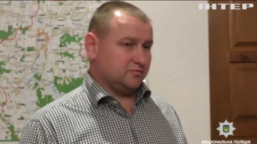 Селянин з вилами напав на поліцейського (відео)