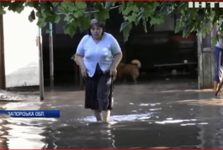 Зливи на Запоріжжі перетворили вулиці на ставки