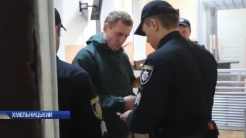 Ватажка банди шахраїв відправили під арешт (відео)
