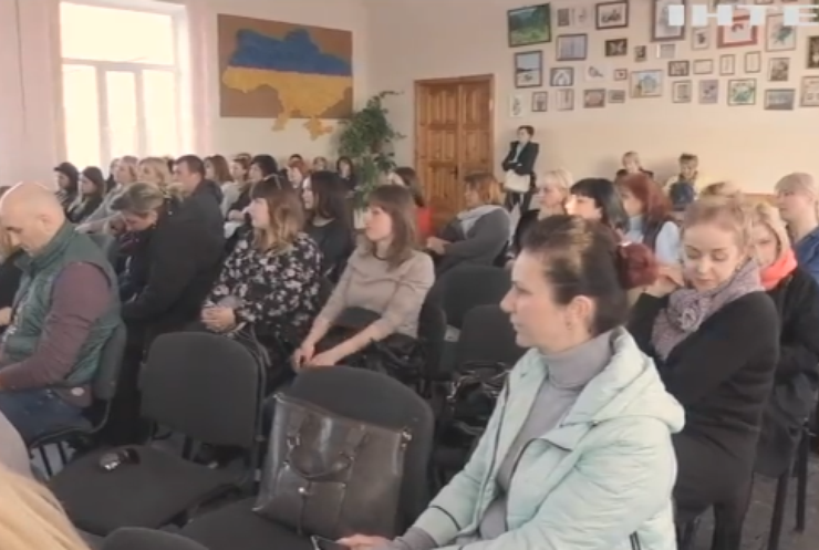 День учителя: як в Україні борються з шкільними поборами?