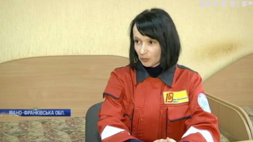 На Прикарпатті розлючений натовп напав на фельдшера швидкої
