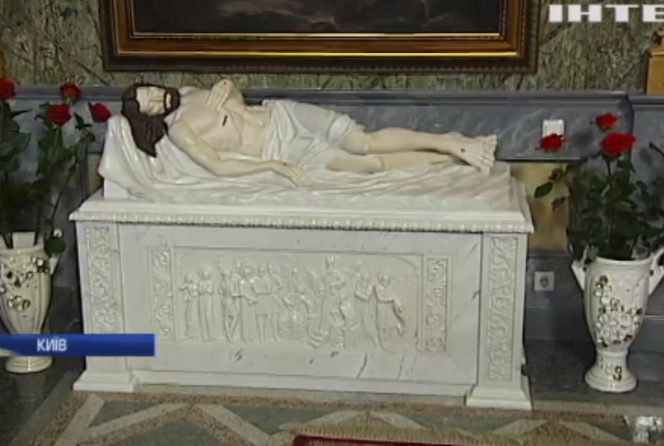 У Свято-Успенському соборі Києво-Печерьскої Лаври встановили скульптуру "Зняття Господа з хреста"