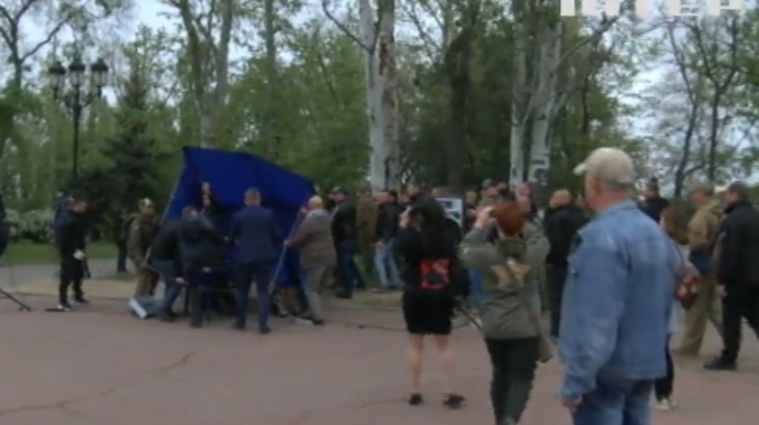 У День Перемоги радикали заважали проведенню "Опозиційною платформою ‒ За Життя" пам'ятних заходів